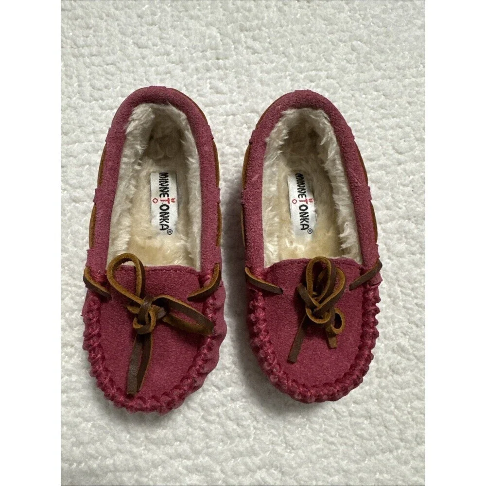 Minnetonka Cassie Pink Suede Faux Fur Lined Moccasins Slippers Lil Girls Sz 7